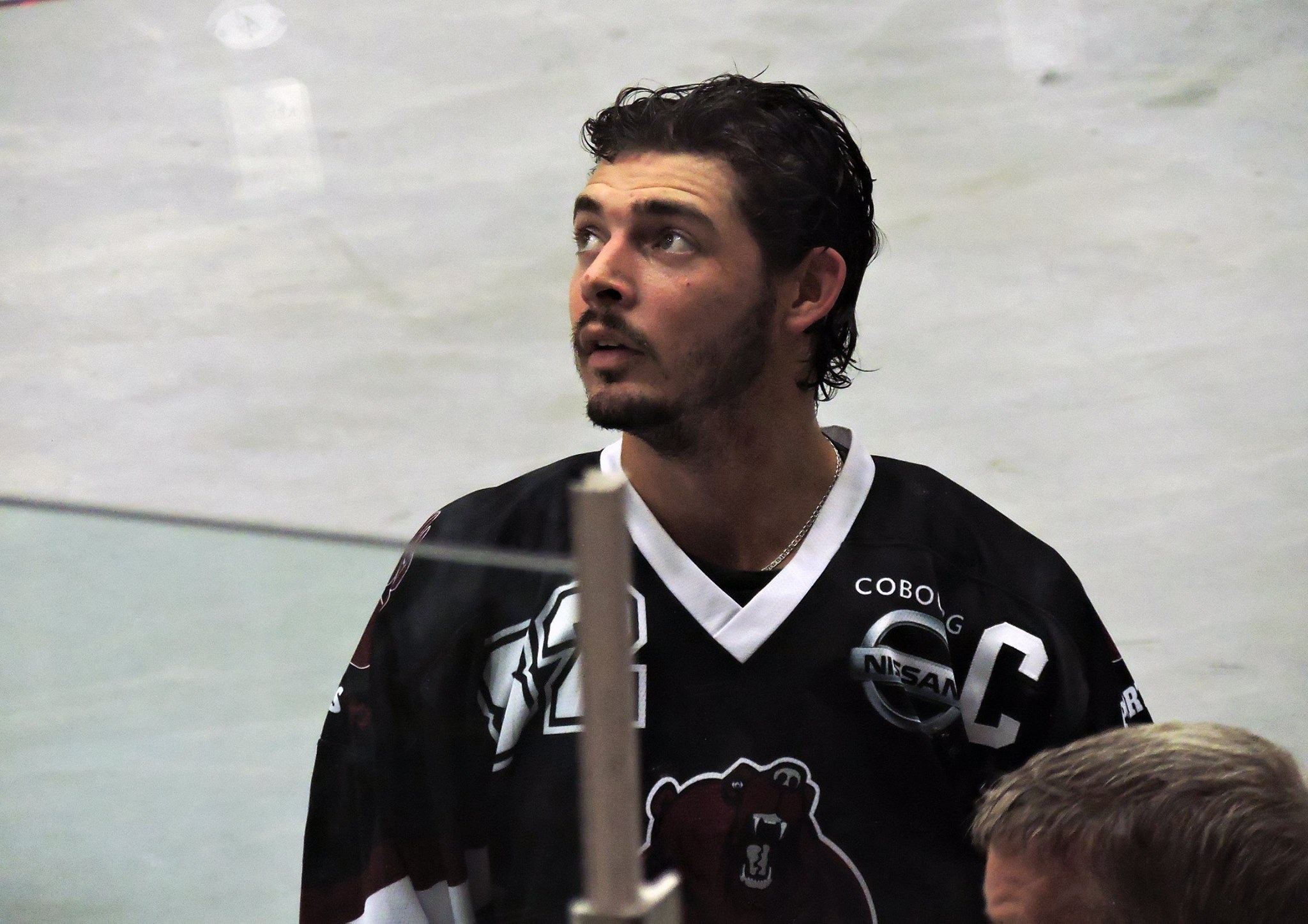 Joey Cupido of the Cobourg Kodiaks checks to see how much time is left in intermission, July 2016. (Photo credit: Anna Taylor)